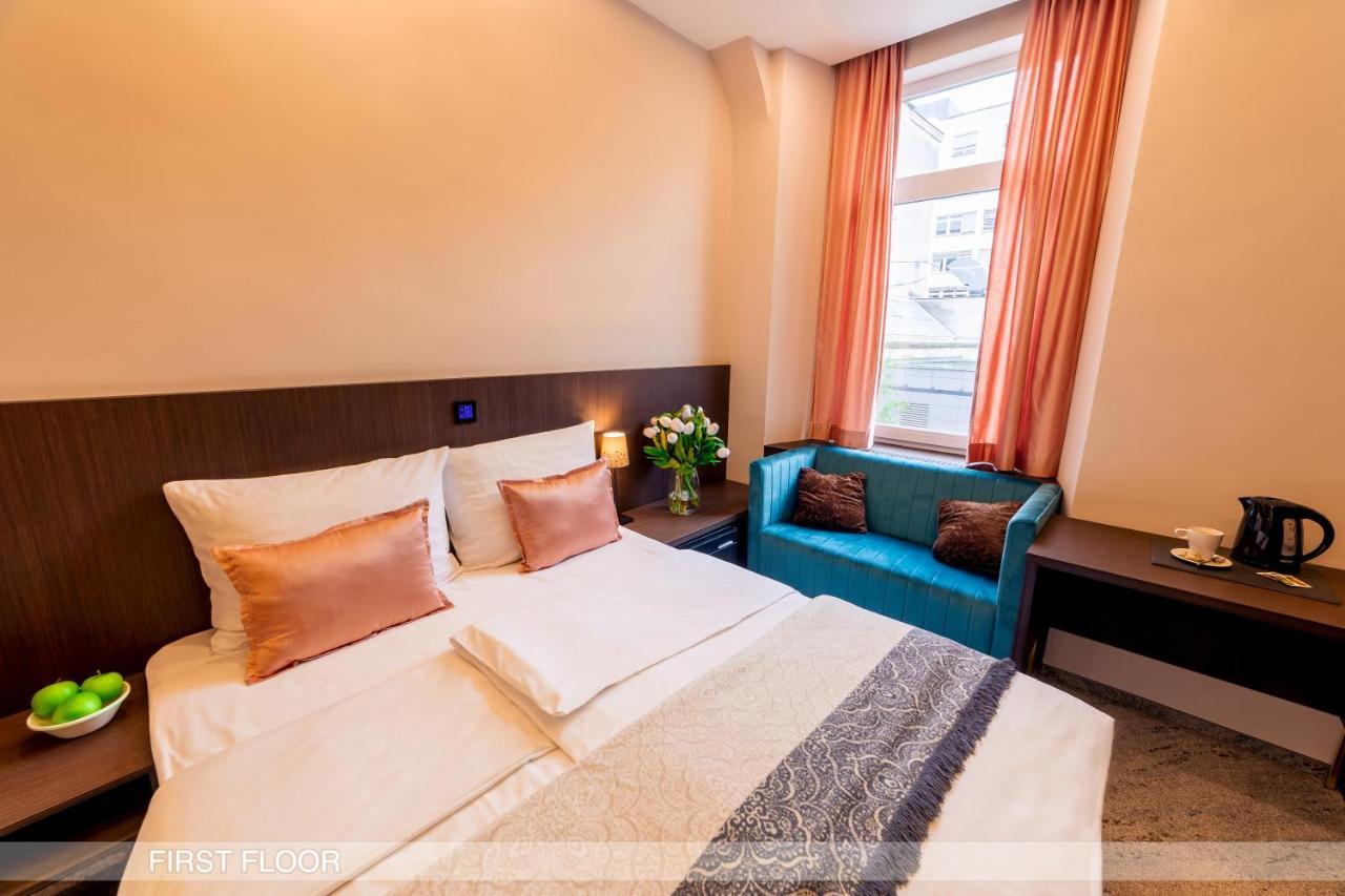 Center Hotel